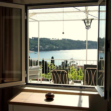 Cervelin Pensión 3*